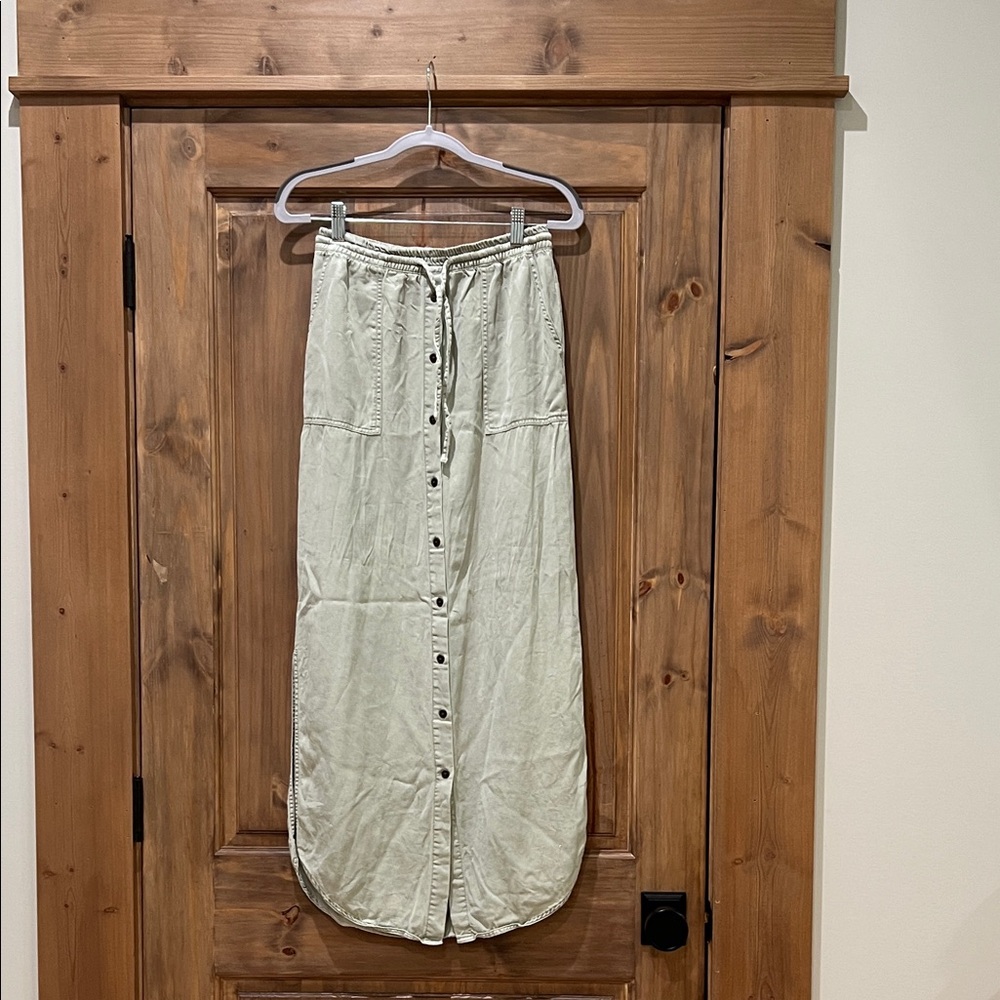 C&C California Sage Button-Front Drawstring Maxi Skirt